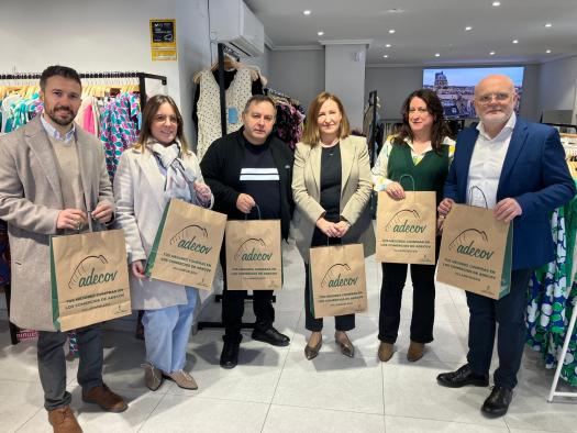 el-gobierno-regional-apoya-la-campana-de-bolsas-sostenibles-impulsada-por-los-comerciantes-de-villarrobledo