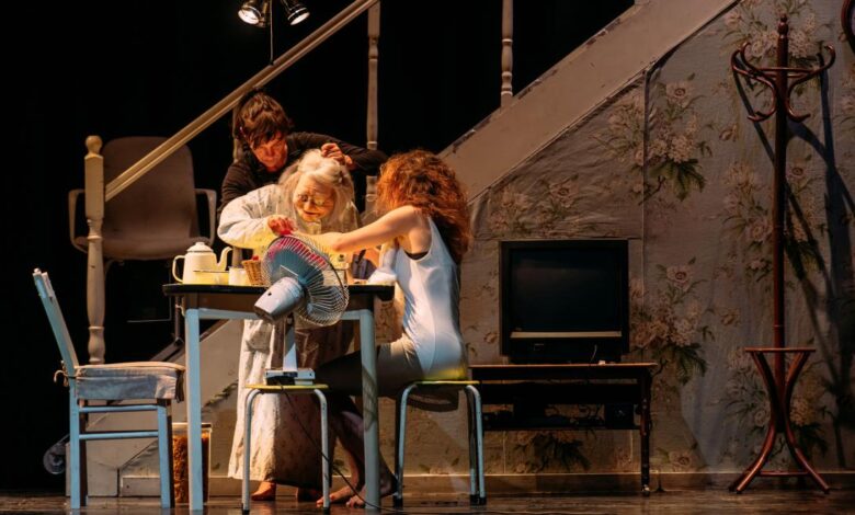teatralia-cierra-su-29a-edicion-con-el-estreno-en-espana-de-un-prodigio-escenico-internacional,-dimanche,-de-las-companias-belgas-focus-y-chaliwate