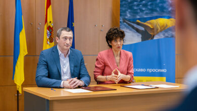 la-ministra-elma-saiz-y-el-viceprimer-ministro-ucraniano-oleksiy-chernyshov-inauguran-la-primera-casa-de-ucrania-en-espana