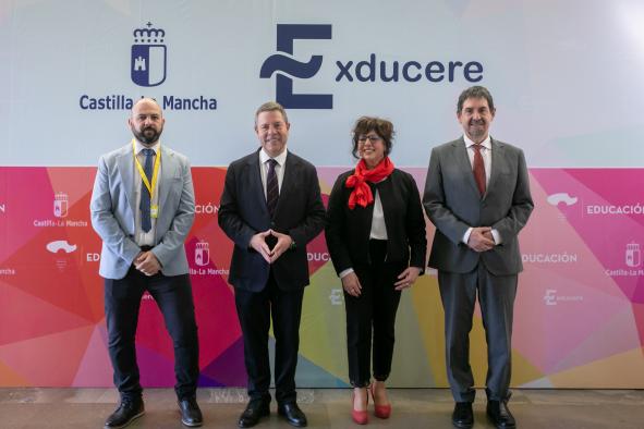 el-presidente-garcia-page-se-compromete-con-la-mejora-del-sistema-educativo-“cuya-inversion-es-necesaria-e-indispensable”