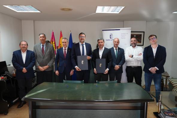 el-gobierno-regional-ha-invertido-mas-de-26-millones-de-euros-para-impulsar-la-formacion-profesional-en-la-familia-de-informatica-y-comunicaciones