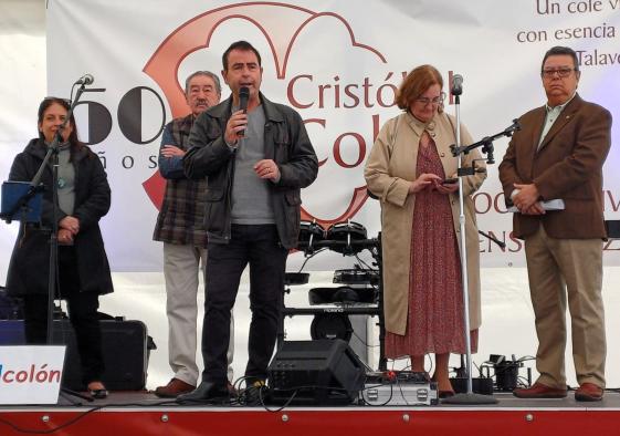 el-gobierno-regional-felicita-al-colegio-cristobal-colon-por-sus-50-anos-de-compromiso-con-la-educacion-y-la-formacion-de-miles-de-estudiantes-de-talavera