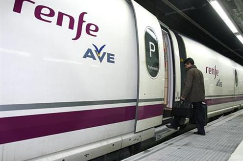transportes-activa-la-venta-de-los-abonos-gratuitos-de-renfe-y-autobus-para-mayo-y-junio-y-rebaja-a-ocho-viajes-el-minimo-para-recuperar-la-fianza