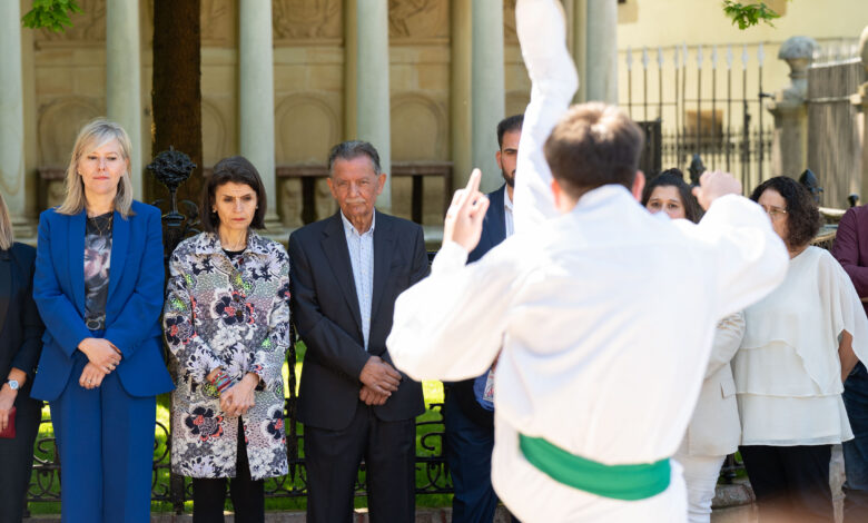 la-casa-de-juntas-de-gernika-abre-sus-puertas-con-motivo-del-dia-internacional-del-pueblo-gitano