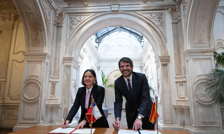 espana-y-chile-abren-una-etapa-de-colaboracion-cultural-en-materia-de-memoria-democratica