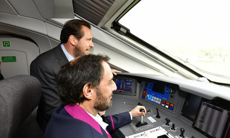 oscar-puente-prueba-el-moderno-sistema-que-permitira-alcanzar-los-300-km/h-y-conectar-badajoz-y-madrid-en-menos-de-4-horas