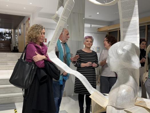 el-gobierno-regional-inaugura-la-exposicion-“arte-y-libro”-con-obras-del-alumnado-del-brianda-de-mendoza-y-la-escuela-de-arte