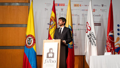 ernest-urtasun-inaugura-el-pabellon-de-espana-en-la-feria-internacional-del-libro-de-bogota
