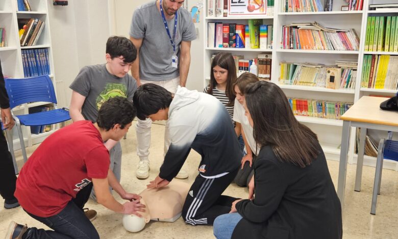 osakidetza-imparte-formacion-en-reanimacion-cardiopulmonar-a-jovenes-estudiantes-de-basauri