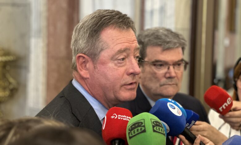 declaraciones-del-consejero-de-seguridad-y-del-alcalde-de-bilbao-tras-una-reunion-previa-al-partido-de-manana-entre-el-athletic-club-y-el-manchester-united