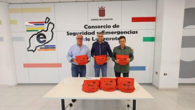 el-gobierno-de-canarias-cede-nuevos-dispositivos-de-rescate-para-evitar-ahogamientos-en-lanzarote