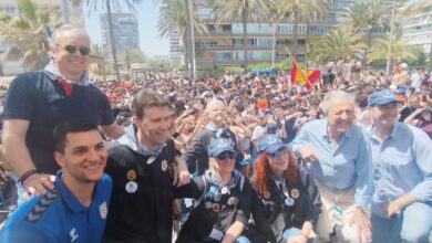 alicante-vive-su-santa-faz-0,0-mas-multitudinaria-en-la-playa-con-mas-de-11.000-jovenes