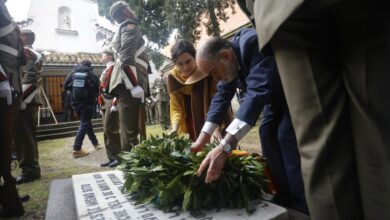 diaz-ayuso,-en-la-ofrenda-floral-a-los-heroes-del-2-de-mayo:-“a-todos-los-que-dieron-su-vida-por-la-libertad-y-la-soberania-del-pueblo-espanol”