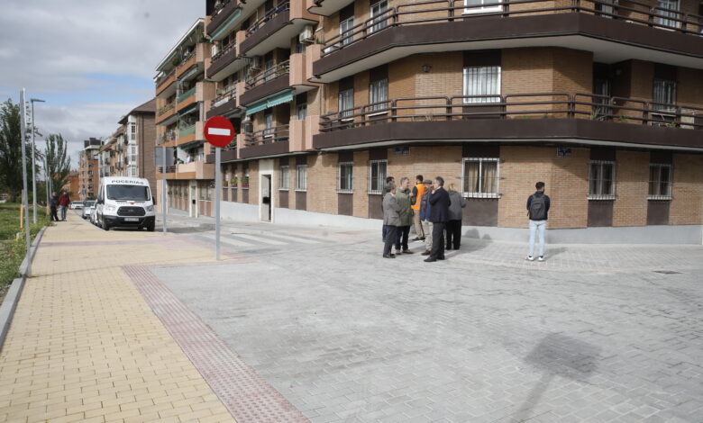 el-ayuntamiento-encara-la-recta-final-de-la-segunda-fase-de-reurbanizacion-del-entorno-de-la-calle-sierra-toledana,-en-puente-de-vallecas