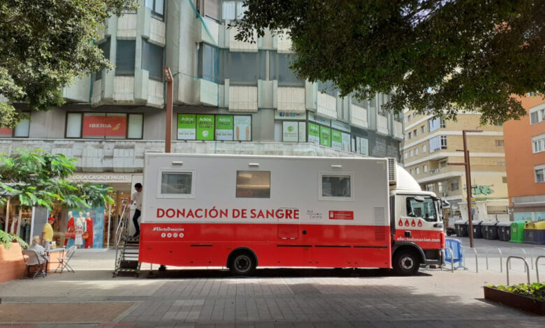 el-scs-promociona-la-donacion-de-sangre-en-la-avenida-mesa-y-lopez-de-la-capital-grancanaria