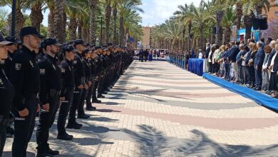 alicante-homenajea-a-la-policia-nacional-en-su-bicentenario-con un-paseo-en-gran-via-sur