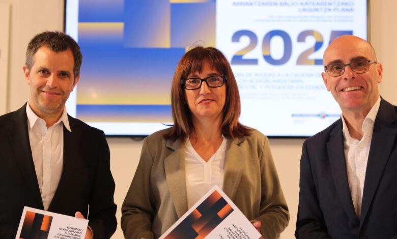 amaia-barredo-presenta,-en-la-granja-de-arkaute,-el-catalogo-de-ayudas-a-representantes-del-sector-agroalimentario,-forestal-y-pesquero