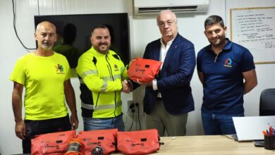 el-gobierno-de-canarias-cede-10-dispositivos-de-autoinflado-a-la-ong-emerlan-para-evitar-ahogamientos