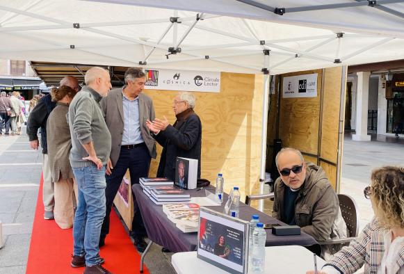 el-gobierno-de-castilla-la-mancha,-en-su-compromiso-con-la-cultura,-apoya-al-gremio-de-editores-en-la-feria-del-libro-de-ciudad-real