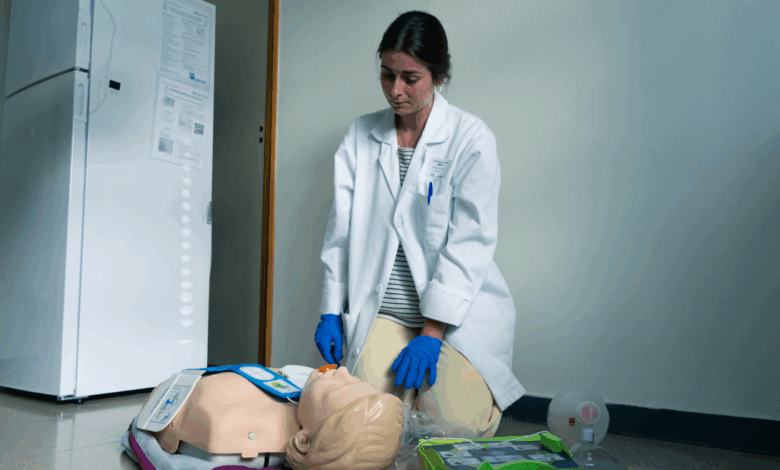 mas-de-200-alumnos-de-medicina-de-la-universidad-autonoma-de-madrid-realizan-la-prueba-ecoe-en-el-hospital-publico-la-paz