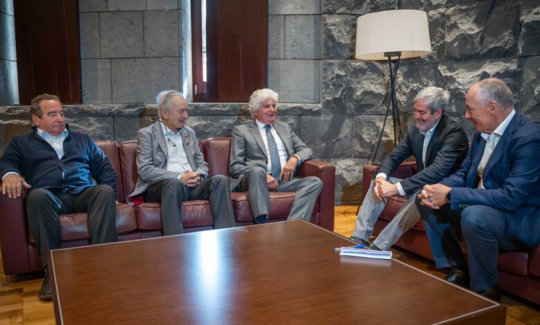 el-presidente-de-canarias mantiene un-encuentro-con-la-asociacion-canaria-para-el-progreso-de-la-macaronesia