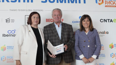 reconocimiento-del-certamen-food-for-future-al-consul-de-alemania-en-bilbao,-michael-john-voss,-“por-la-contribucion-germana-a-la-innovacion-alimentaria”