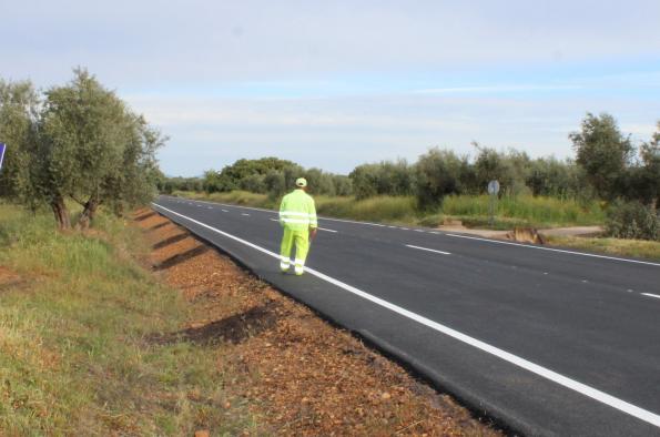 el-gobierno-de-castilla-la-mancha-garantiza-la-reparacion-de-la-carretera-cm-4115-que-une-caracuel-con-villamayor-de-calatrava-y-almodovar-del-campo