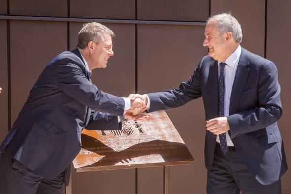 el-presidente-garcia-page-quiere-hacer-del-castillo-de-molina-de-aragon-el-monumento-historico-“mas-y-mejor”-iluminado-del-pais