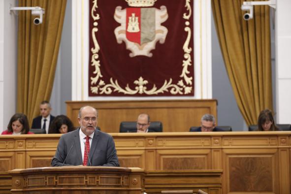 martinez-guijarro-afea-a-vox-la-enmienda-a-la-totalidad-a-la-ley-de-simplificacion-administrativa:-“¿por-que-es-bueno-en-murcia-o-cantabria-y-aqui-no?”