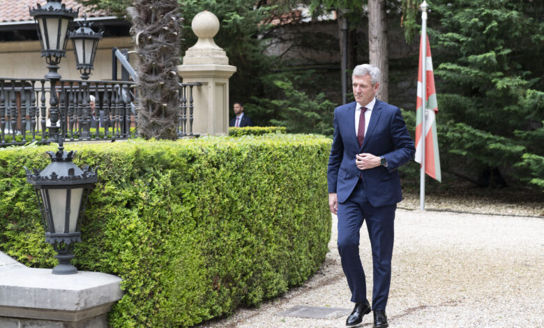 el-lehendakari-imanol-pradales-recibe-a-alfonso-rueda-en-ajuria-enea