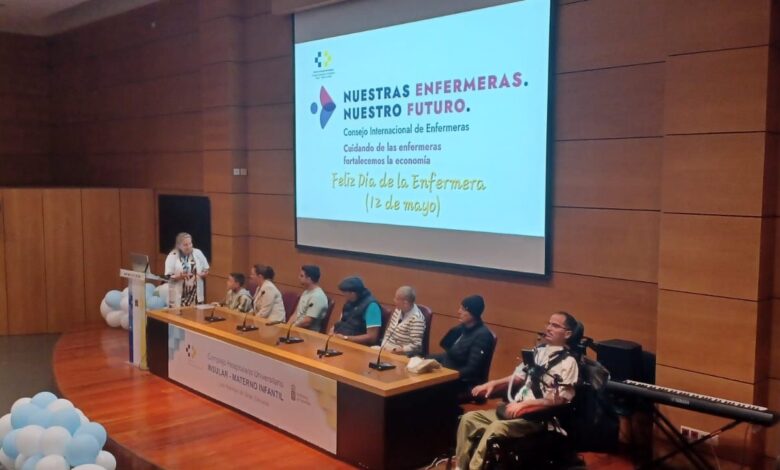 las-jornadas-de-enfermeria-del-insular-materno-infantil-se-clausuran-con-la-experiencia-del-paciente