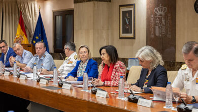 margarita-robles-reitera-el-compromiso-con-la-industria-del-sector