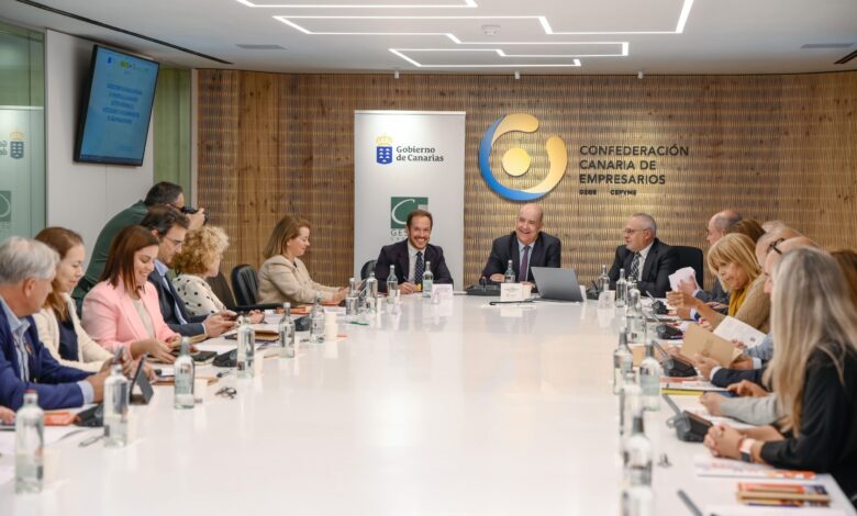 transicion-reune-a-empresarios-de-las-islas-para-informar-sobre-las-ayudas-al-autoconsumo-y-la-descarbonizacion