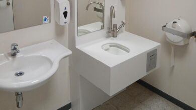 el-hospital-publico-infanta-cristina-incorpora-dos-aseos-adaptados-para-pacientes-ostomizados