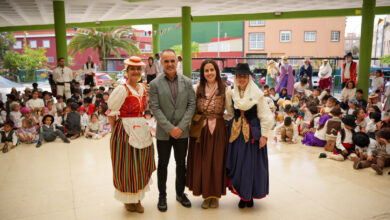 el-ref-centra-los-actos-escolares-del-dia-de-canarias-en-la-laguna-con-drones,-canciones,-cuentos,-juegos-y-romeria