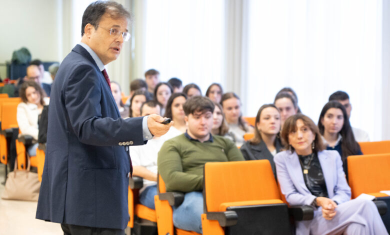 el-departamento-de-salud-muestra-su-preocupacion-ante-la-reduccion-por-parte-de-la-universidad-publica-vasca-de-la-oferta-de-nuevas-plazas-de-medicina-en-euskera-prevista-para-el-curso-2025-2026
