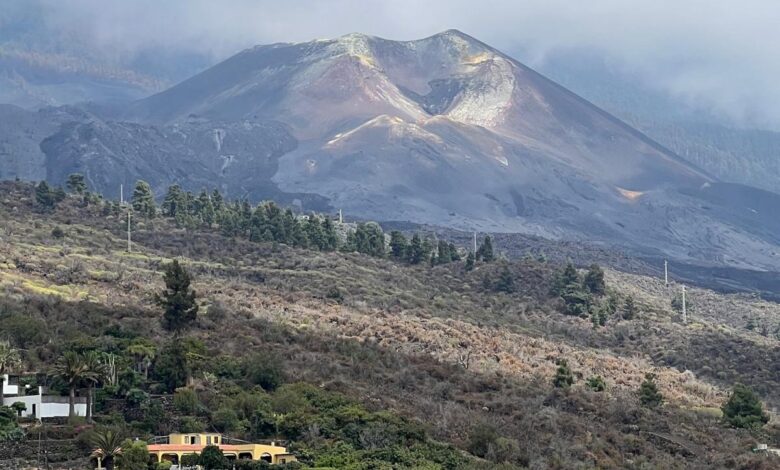 los-reyes-regresan-a-la-palma-para-conocer-las-tareas-de-reconstruccion-tras-la-erupcion-del-tajogaite