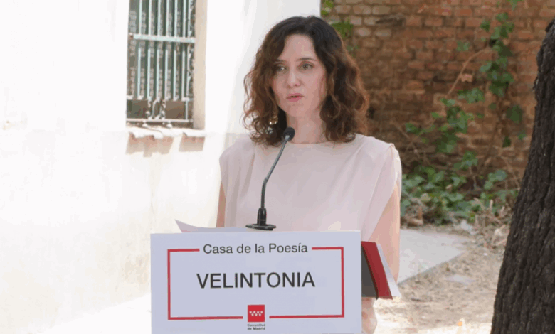 diaz-ayuso-visita-velintonia,-tras-la-compra-de-la-casa-del-nobel-vicente-aleixandre:-“estara-a-disposicion-de-los-espanoles-y-cuantos-nos-visiten”