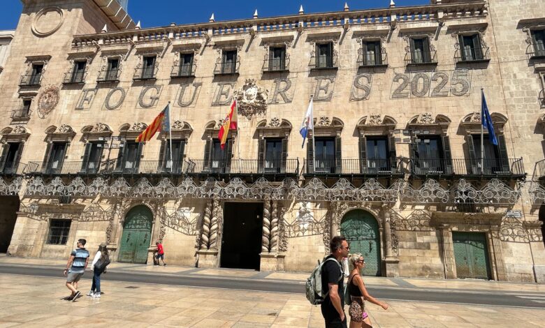 alicante-inaugura-este-miercoles-el-alumbrado-de-las-hogueras-con-680.000-luces-led