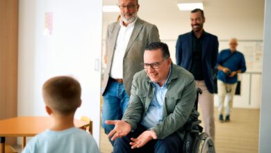 poli-suarez-visita-el-cee-en-santa-lucia-de-tirajana,-que-inicio-su-actividad-este-curso-escolar
