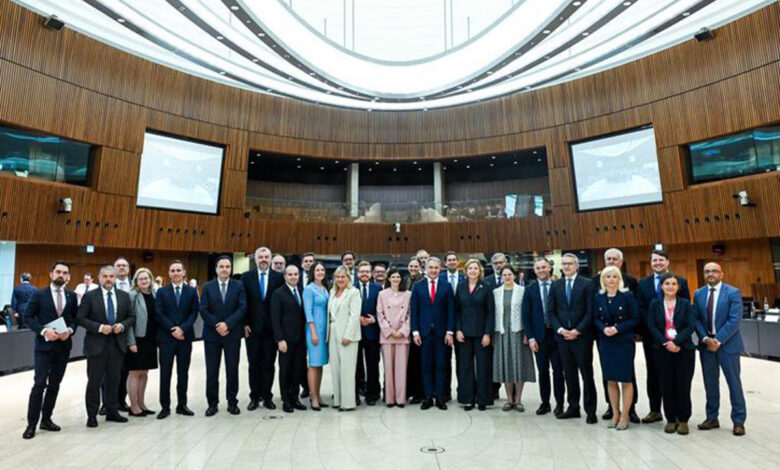 nueve-paises-de-la-ue-apoyan-la-propuesta-de-espana,-francia-y-grecia-para-proteger-a-los-menores-en-internet