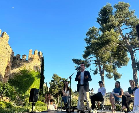 el-gobierno-regional-destaca-la-promocion-del-pensamiento-critico-y-la-filosofia-entre-el-alumnado-en-el-ies-princesa-galiana-de-toledo