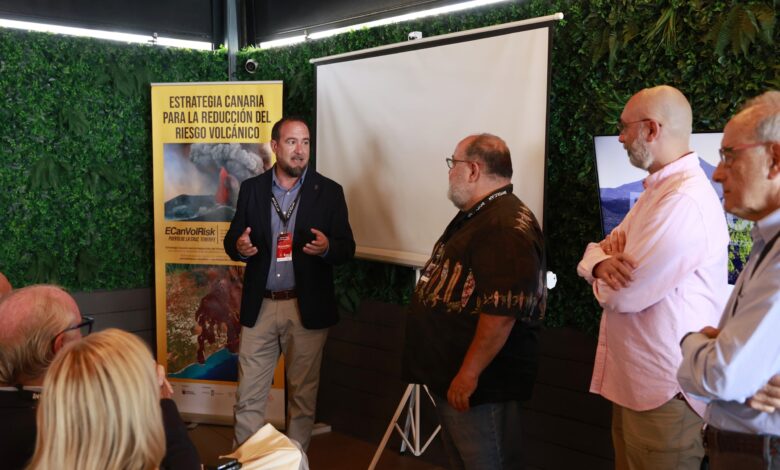 el-cientifico-nemesio-perez-dirige-el-taller-sobre-riesgo-volcanico-para-representantes-publicos-y-politicos