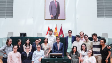almeida-muestra-el-apoyo-de-la-ciudad-a-los-equipos-madrilenos-que-participaran-en-la-liga-de-debate-‘yo-tengo-opinion’