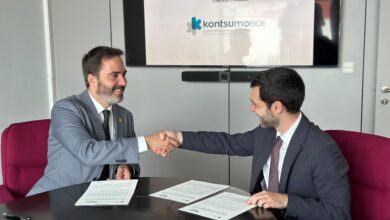 el-consejero-javier-hurtado-y-el-ministro-pablo-bustinduy-refuerzan-la-colaboracion-en-el-control-de-viviendas-de-uso-turistico-ilegales