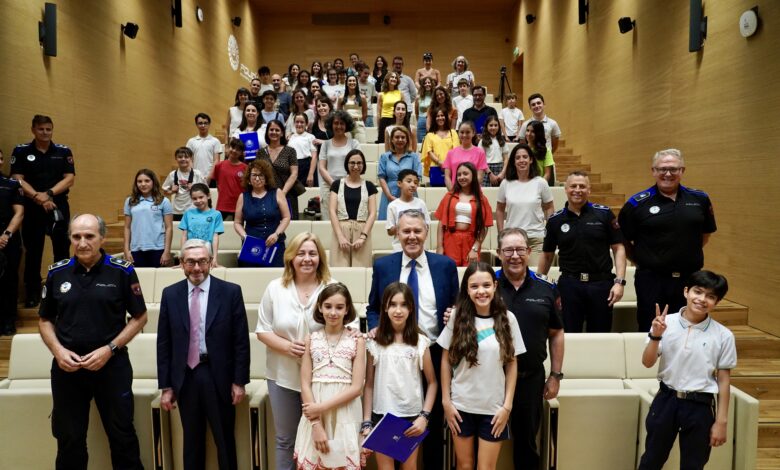 policia-municipal-incrementa-la-formacion-en-los-centros-educativos-para-prevenir-el-acoso-escolar-con-los-alumnos-como-mediadores