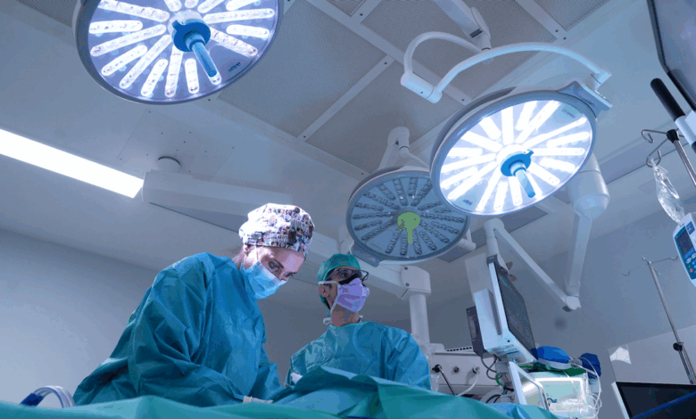 el-hospital-publico-12-de-octubre-bate-su-propio-record-en-el-uso-de-cirugia-robotica-en-ninos-y-opera-con-exito-a-un-bebe-de-cuatro-meses