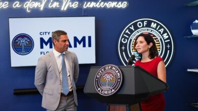diaz-ayuso-recibe-la-llave-de-la-ciudad-de-miami-en-reconocimiento-a-su-destacado-servicio-publico-y-compromiso-con-los-valores-democraticos