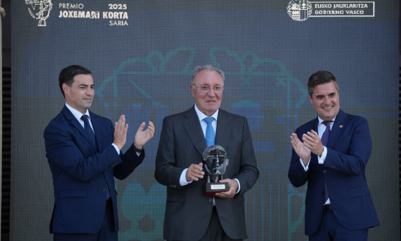 el-lehendakari-entrega-el-premio-joxe-mari-korta-2025-a-jose-antonio-jainaga