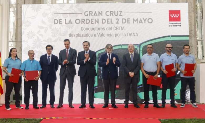 la-comunidad-de-madrid-homenajea-a-los-mas-de-200-conductores-que-han-prestado-servicio-en-las-zonas-afectadas-por-la-dana-de-valencia